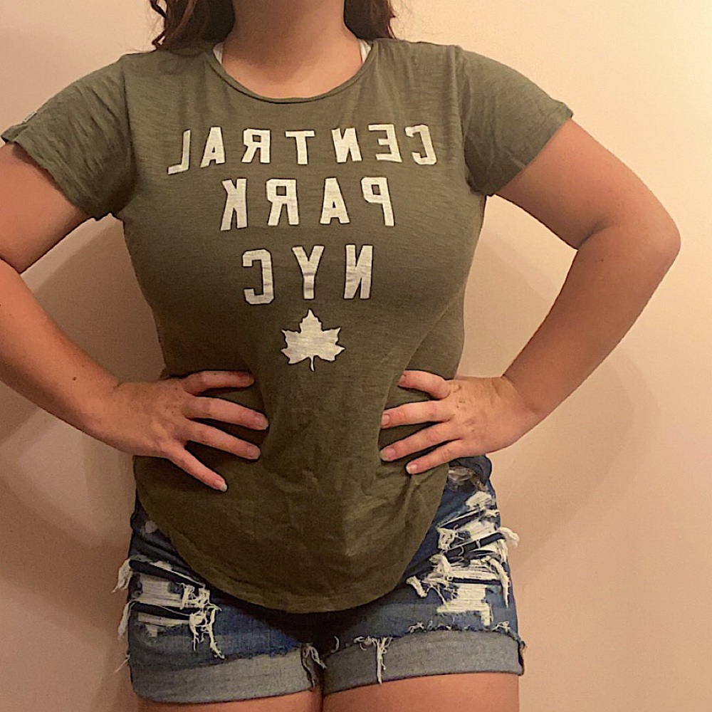 Green lightweight American Eagle Central Park top